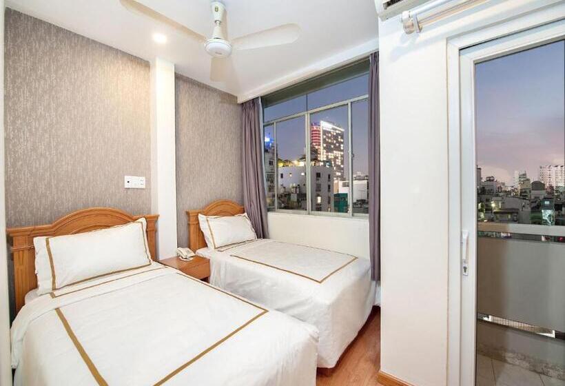 اتاق لوکس, Lan Anh