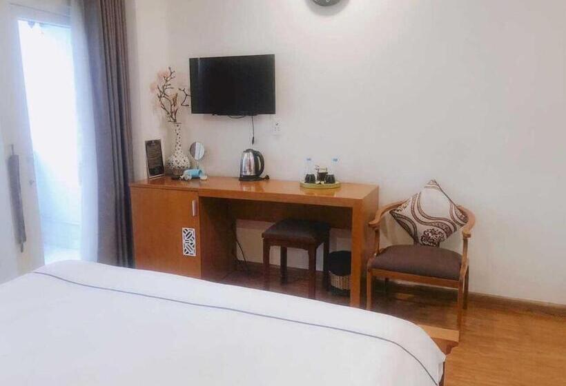 اتاق لوکس, Lan Anh