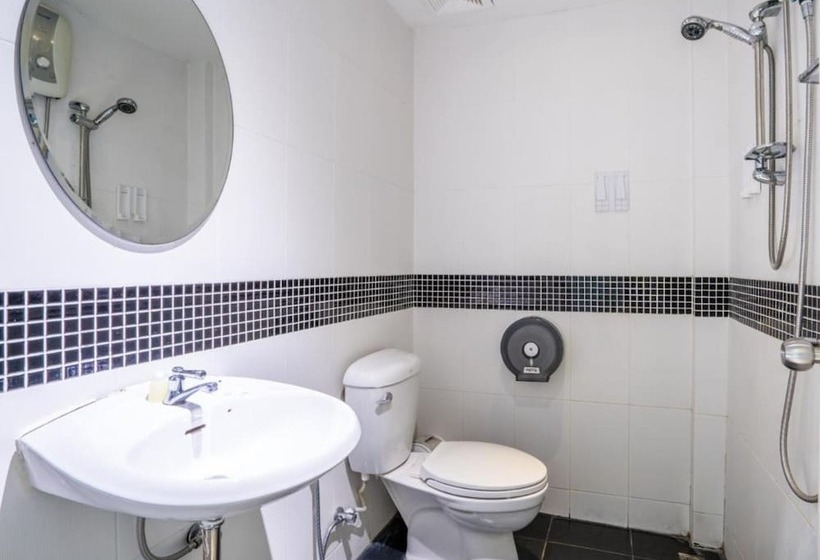 اتاق استاندارد چهار تخته, The Little Pig Sukhumvit