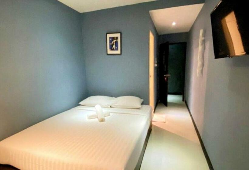 اتاق استاندارد, The Little Pig Sukhumvit