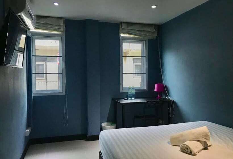 اتاق استاندارد, The Little Pig Sukhumvit