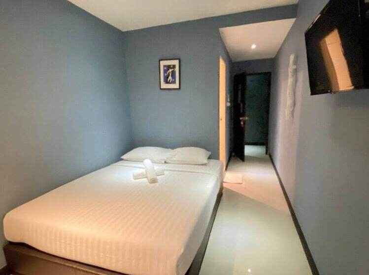 اتاق استاندارد, The Little Pig Sukhumvit