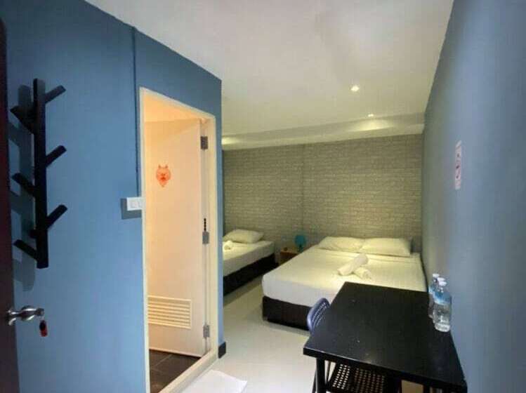 Quarto Triplo Estandar, The Little Pig Sukhumvit