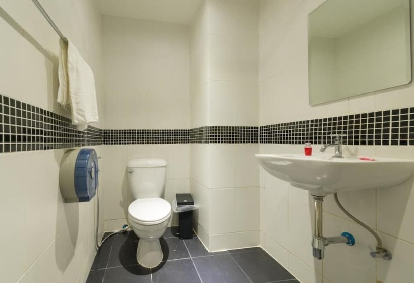 اتاق استاندارد سه نفره, The Little Pig Sukhumvit