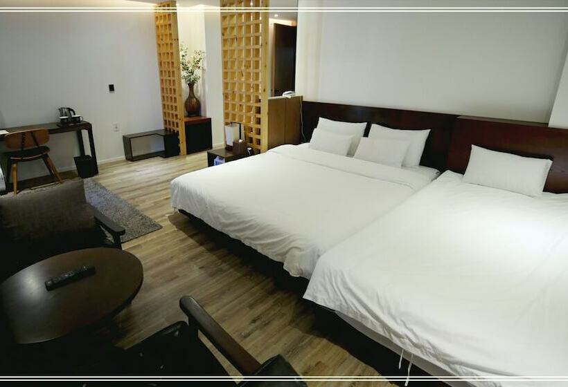 اتاق استاندارد با تراس, Trt