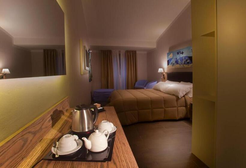 جناح جونيور, La Maison D'art