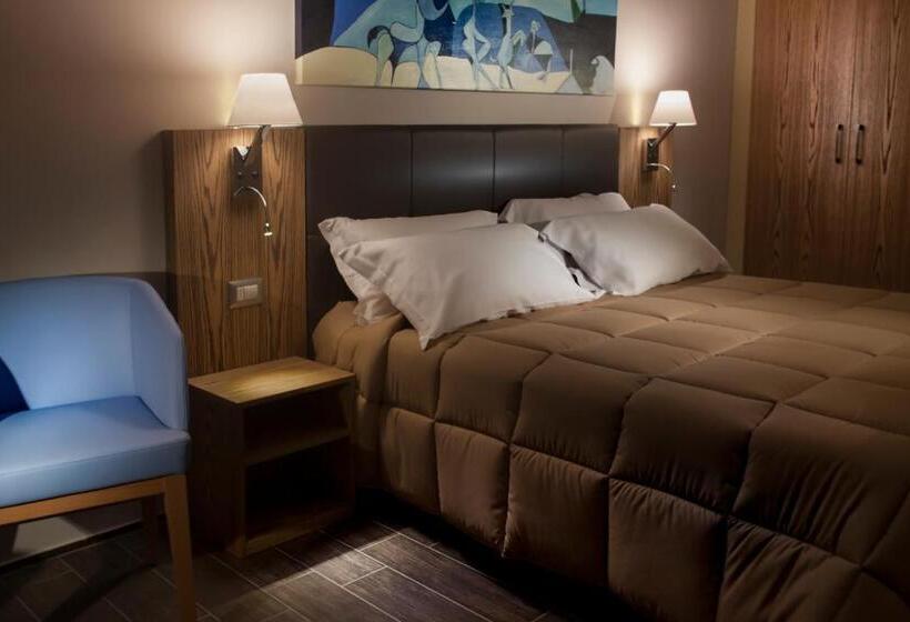 جناح جونيور, La Maison D'art