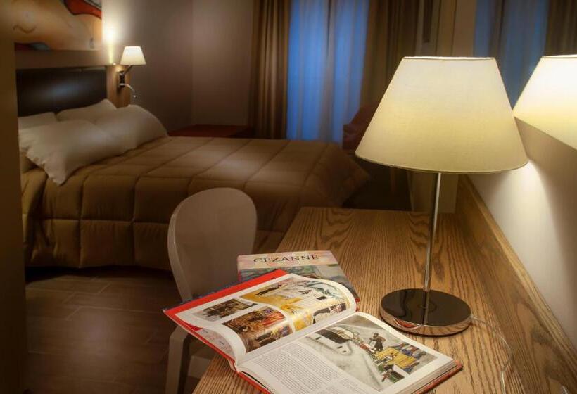 جناح جونيور, La Maison D'art