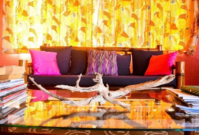 ویلای 4 خوابه, Le Mer Guest House & Villa Lucea