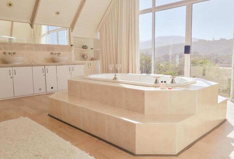 Люкс, Whales Way Ocean Retreat