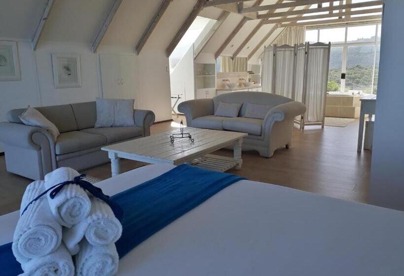 سوییت, Whales Way Ocean Retreat