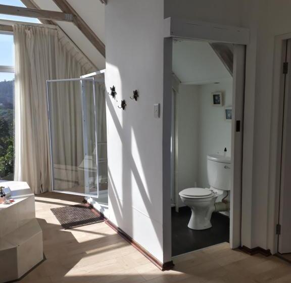 Люкс, Whales Way Ocean Retreat