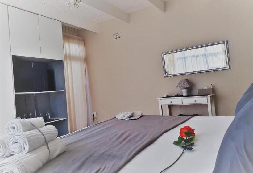 اتاق استاندارد, Whales Way Ocean Retreat