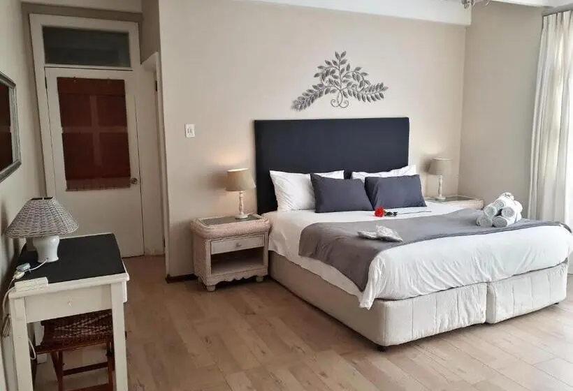 اتاق استاندارد, Whales Way Ocean Retreat