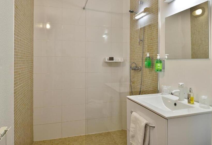 اتاق سوپریور با چشم‌انداز دریا, Hôtel Sampiero