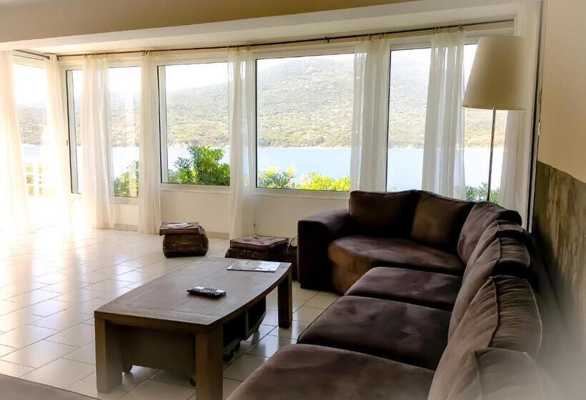 ویلای 1 خوابه, Hôtel Sampiero