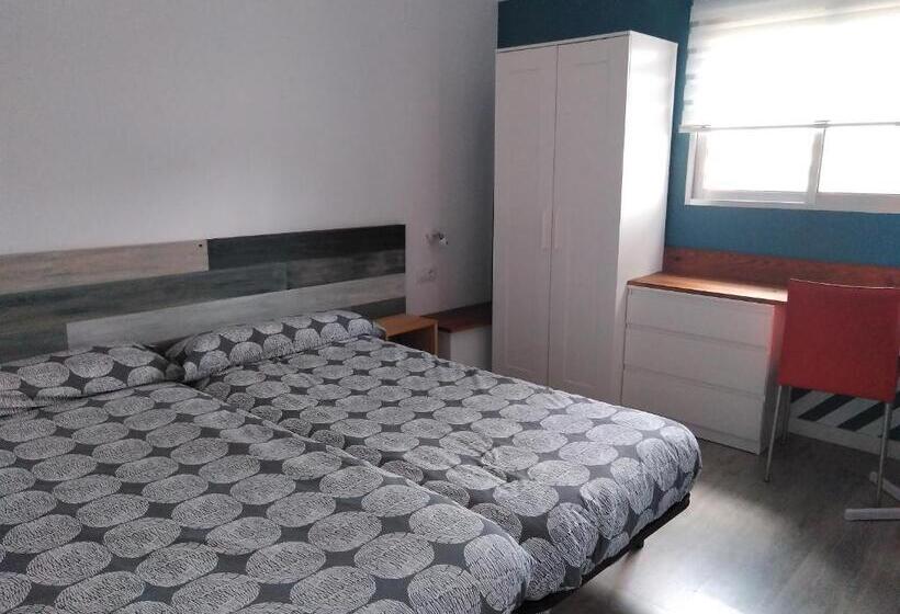 غرفة قياسية, Aqua House