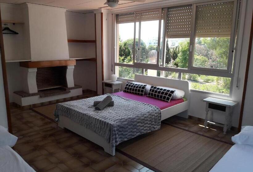 四人标准间, Aqua House