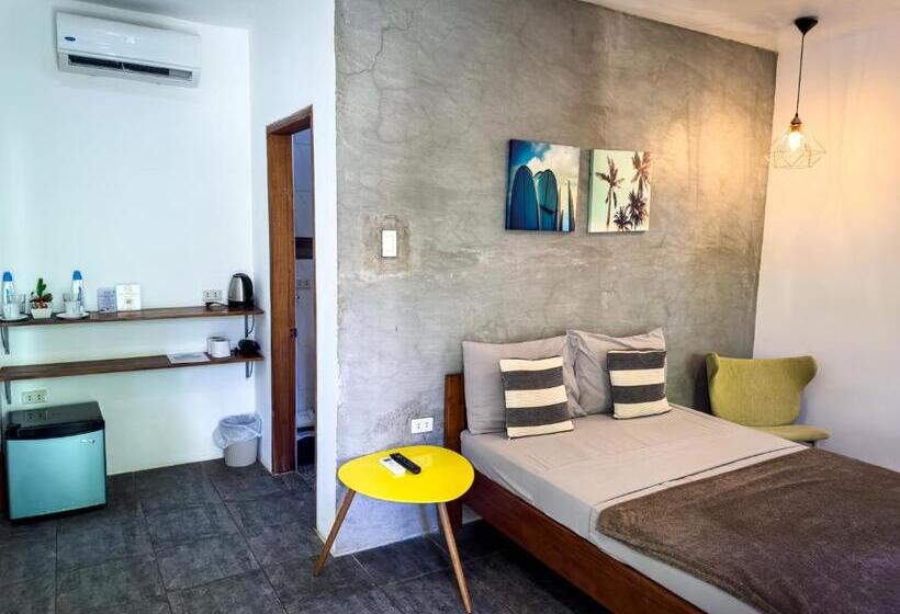 标准平房, Alona Pawikan