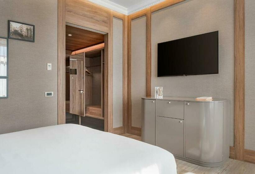 Büyük Çift Kişilik Yataklı Standart Oda, Círculo Gran Vía, Autograph Collection