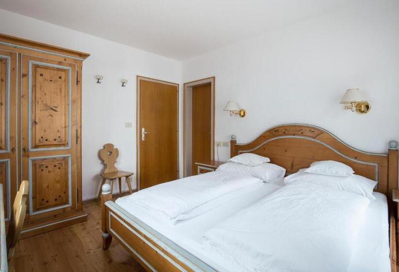 חדר סטנדרט עם מרפסת, Erika