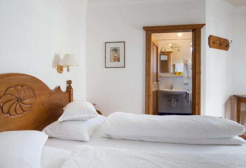 Номер Superior с Балконом, Erika