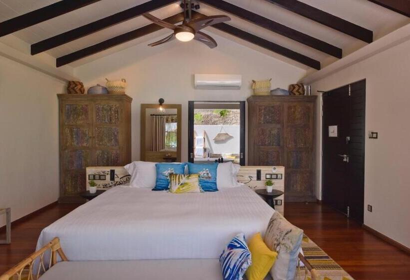 Вилла с 1 спальней и бассейном, Grand Park Kodhipparu Maldives   Child Stay & Eat Free Until 30 Nov 2024