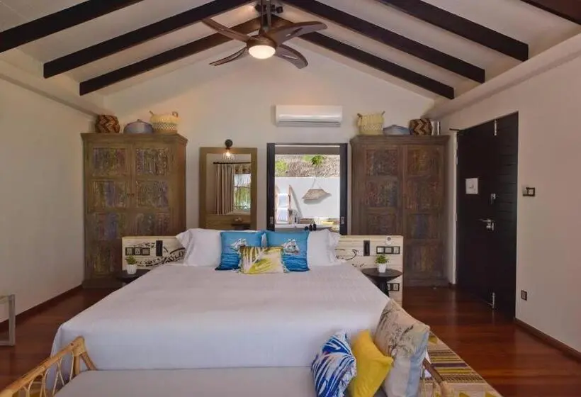 ویلای یک اتاق خوابه با استخر شنا, Grand Park Kodhipparu Maldives Child Stay & Eat Free Until 30 Nov 2024