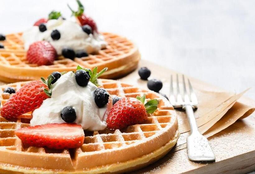 带2个双人床的标准工作室, Iris Garden Inn