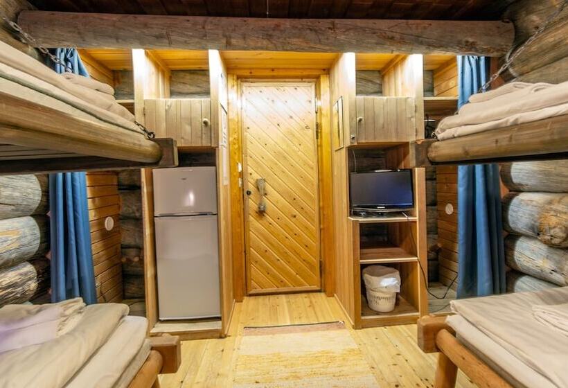 이코노미 쿼드러플룸(공용 화장실), Kuukkeli Log Houses Porakka Inn