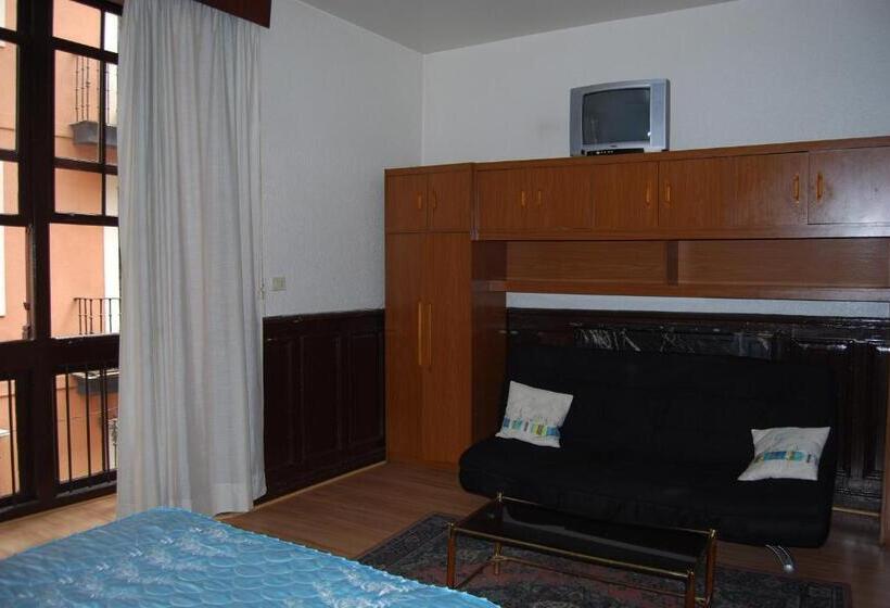 اتاق استاندارد یک تخته با سرویس بهداشتی مشترک, Casual Fuentes