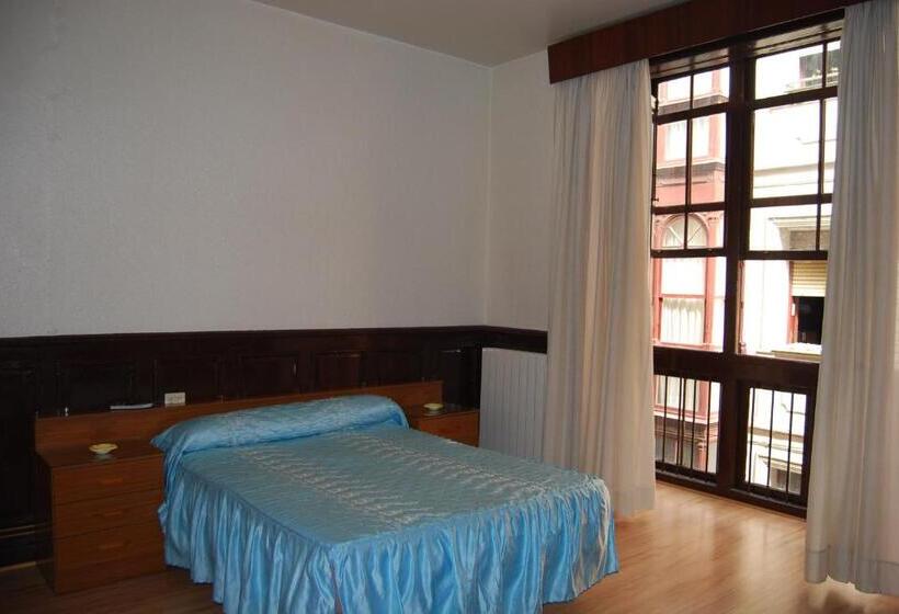 اتاق استاندارد یک تخته با سرویس بهداشتی مشترک, Casual Fuentes