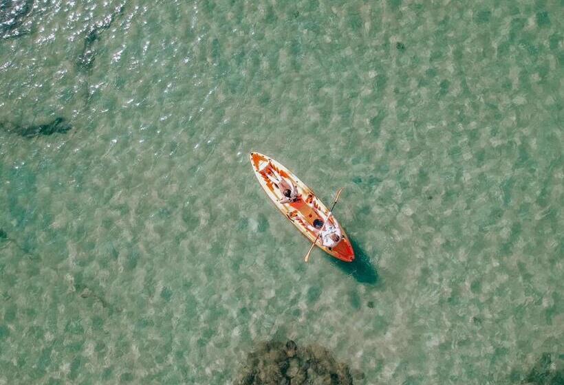 اتاق لوکس با چشم‌انداز دریا, Rocks Beach Boutique