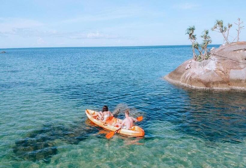 کلبه ییلاقی, Rocks Beach Boutique