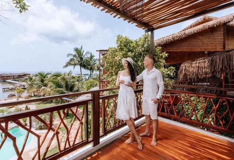 اتاق لوکس با چشم‌انداز دریا, Rocks Beach Boutique