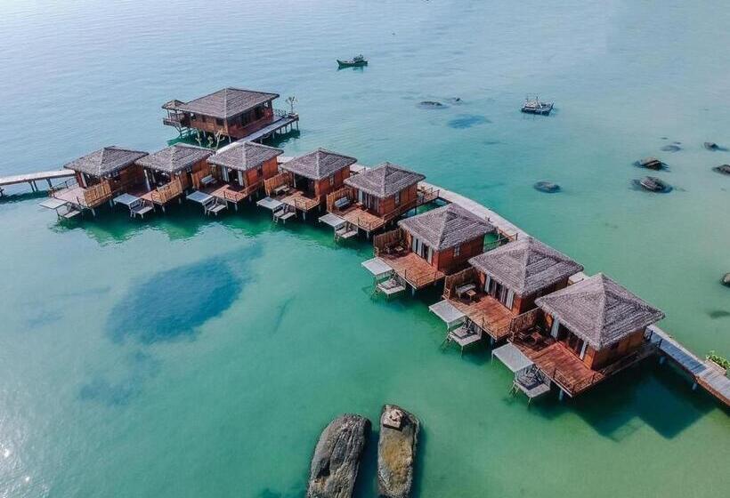 کلبه ییلاقی, Rocks Beach Boutique