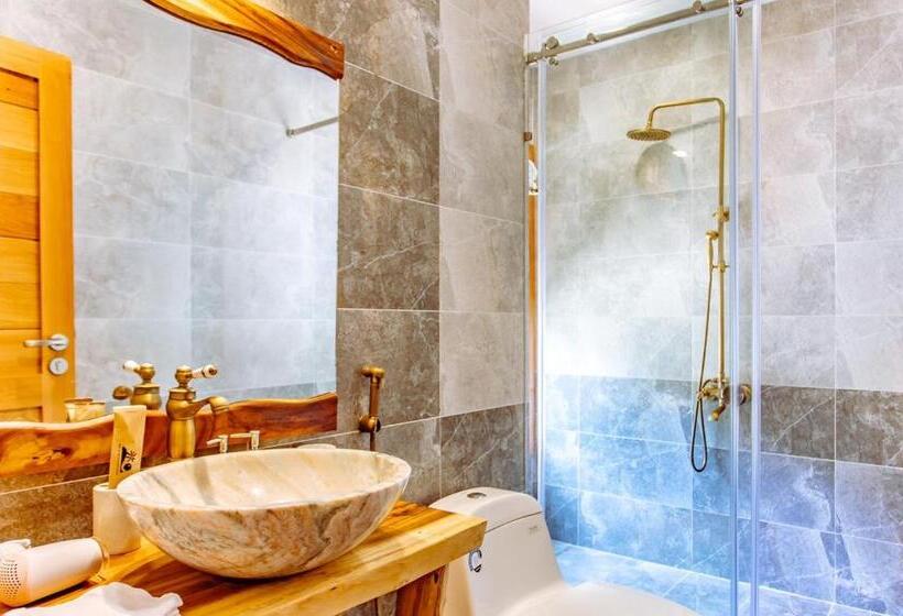 کلبه ییلاقی, Rocks Beach Boutique