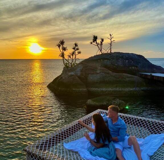 کلبه ییلاقی, Rocks Beach Boutique