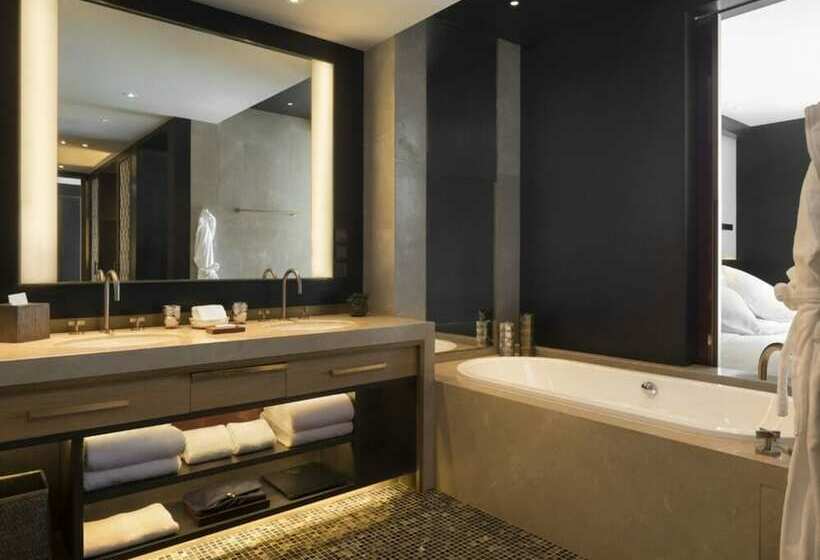 חדר פרמיום, Rosewood Phnom Penh