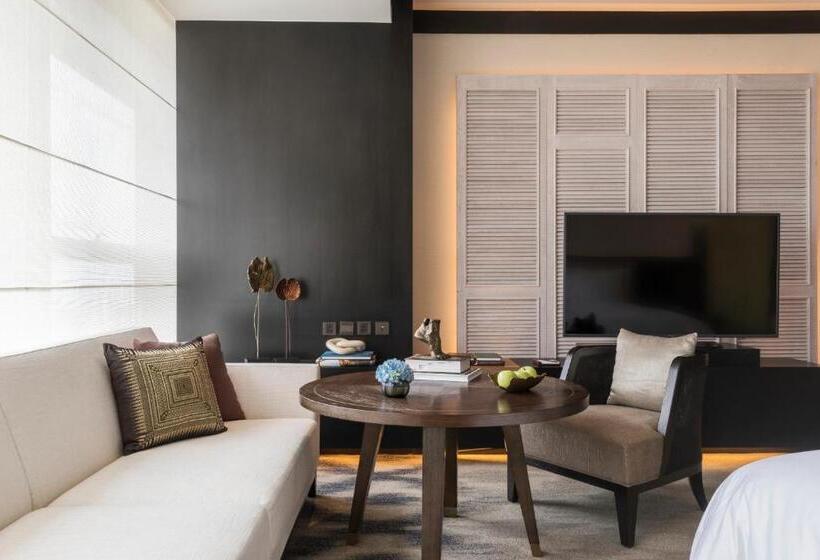 חדר אקזקיוטיב, Rosewood Phnom Penh