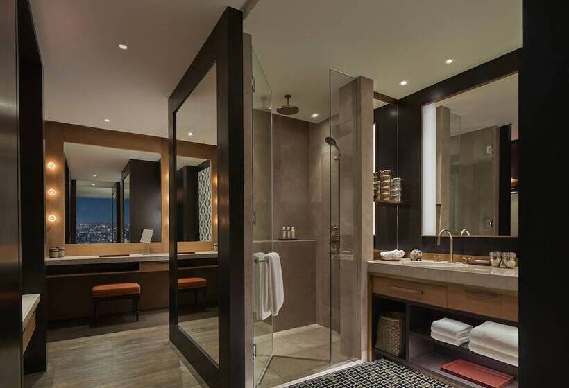 סוויטה, Rosewood Phnom Penh