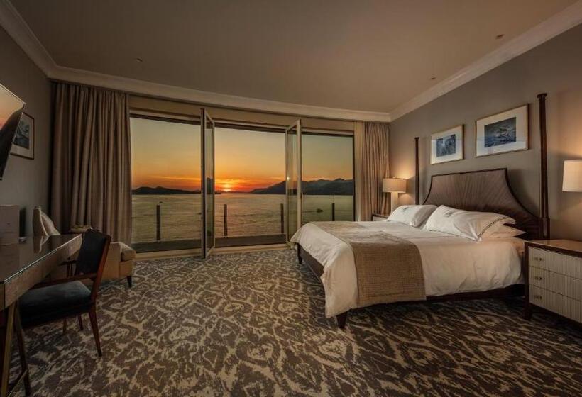 Номер Deluxe Вид на Море с Балконом, Royal Blue