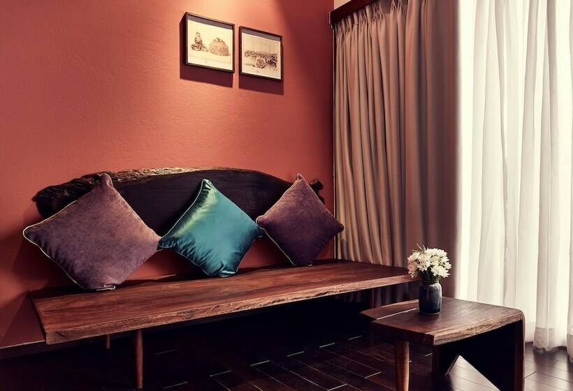 اتاق استاندارد با بالکن, The Myst Dong Khoi