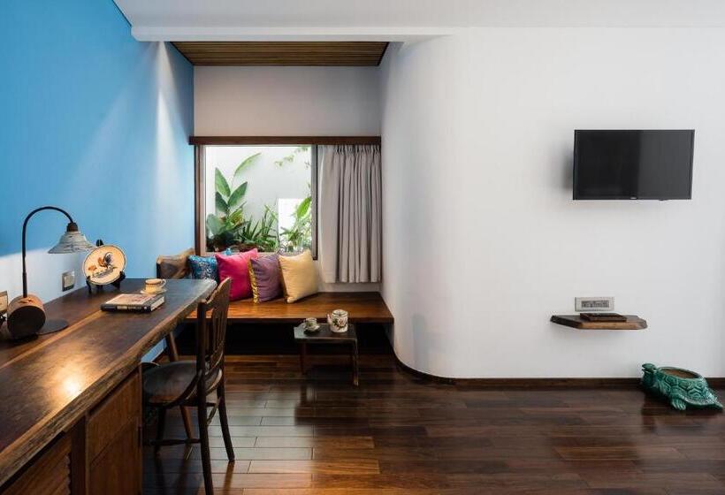 اتاق استاندارد با بالکن, The Myst Dong Khoi