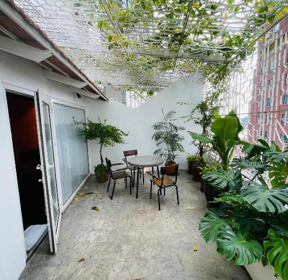 سوئیت با بالکن, The Myst Dong Khoi