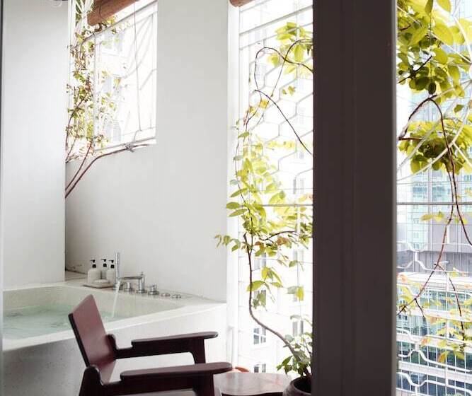 اتاق استاندارد با بالکن, The Myst Dong Khoi