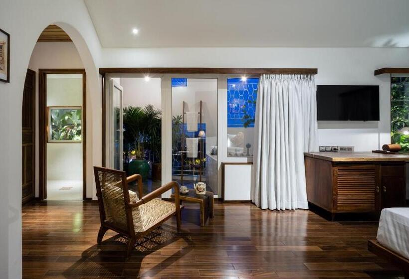 اتاق استاندارد با بالکن, The Myst Dong Khoi