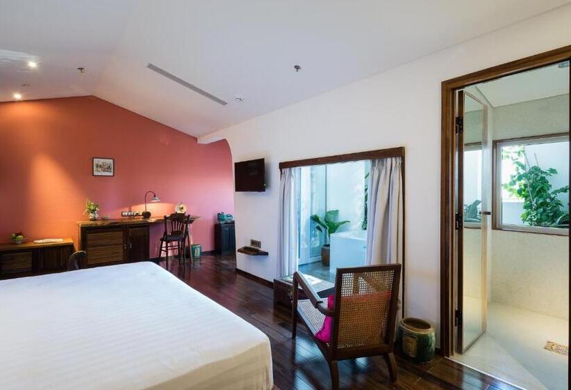 اتاق استاندارد با بالکن, The Myst Dong Khoi