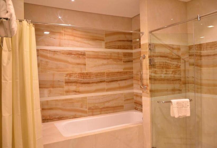 جناح إدارى, Nagoya Hill Hotel Batam