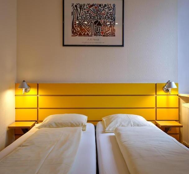 اتاق استاندارد با سرویس بهداشتی مشترک, Youth Hostel Larochette